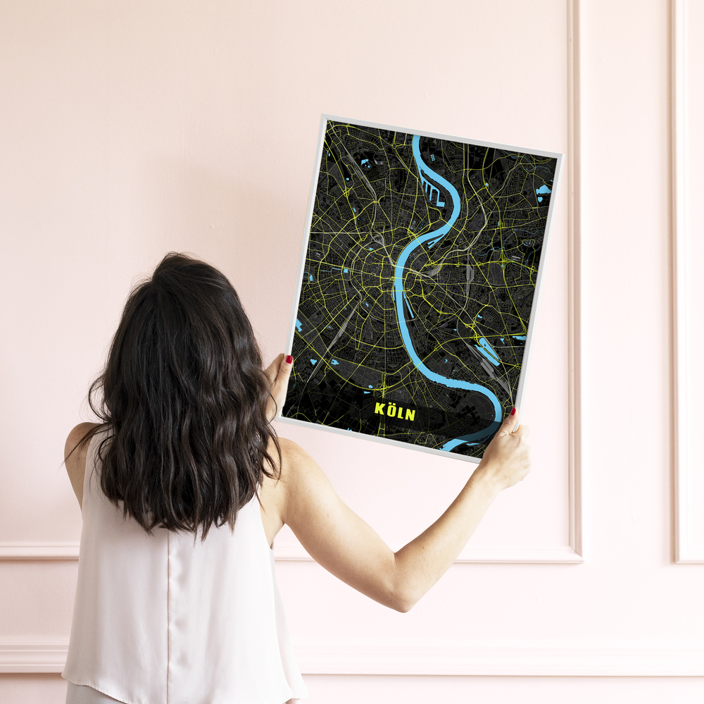 Stadskaartposter van Keulen met witte rand, turquoise Rijn en neongele straten voor een lichtroze muur