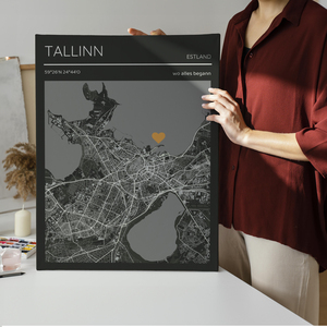 Personaliseer je eigen Tallinn-herstelskaart in zwart-wit - Vier bijzondere momenten!